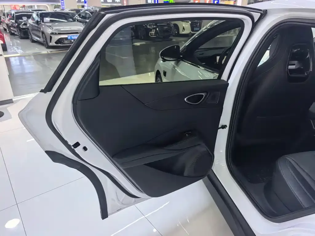 BYD Seal 06 — фото 10
