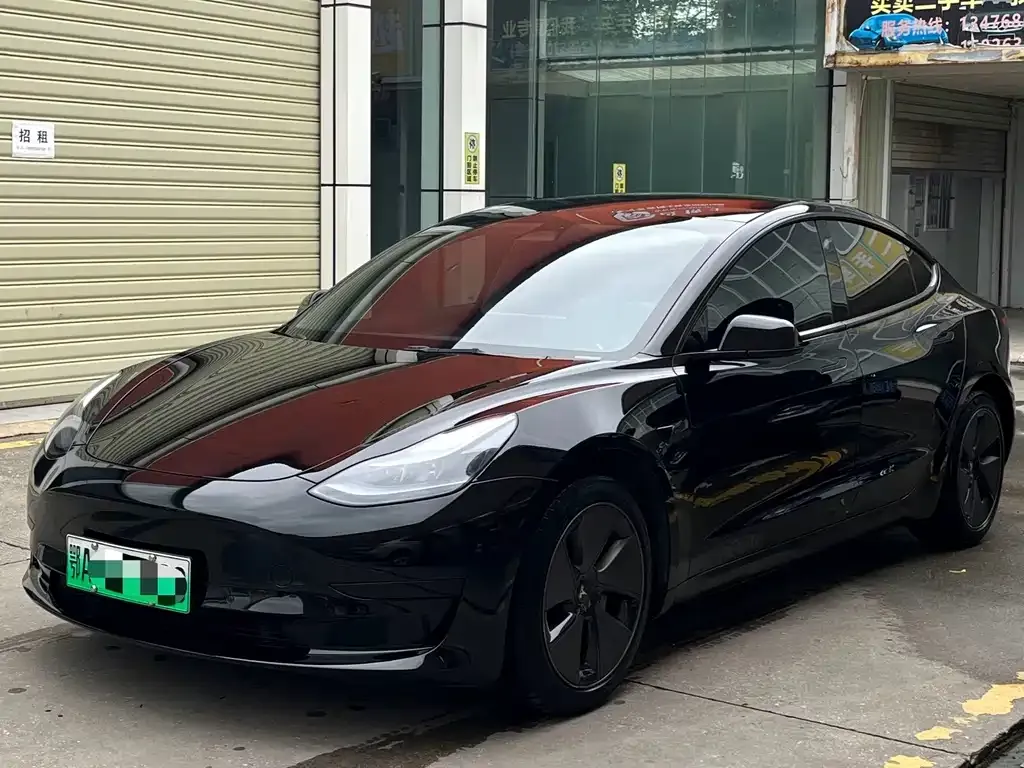 Tesla Model 3 — фото 8