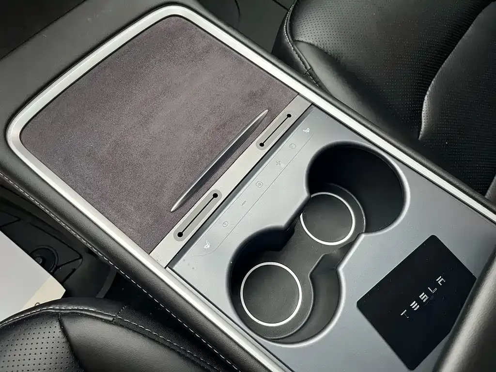 Tesla Model 3 — фото 3