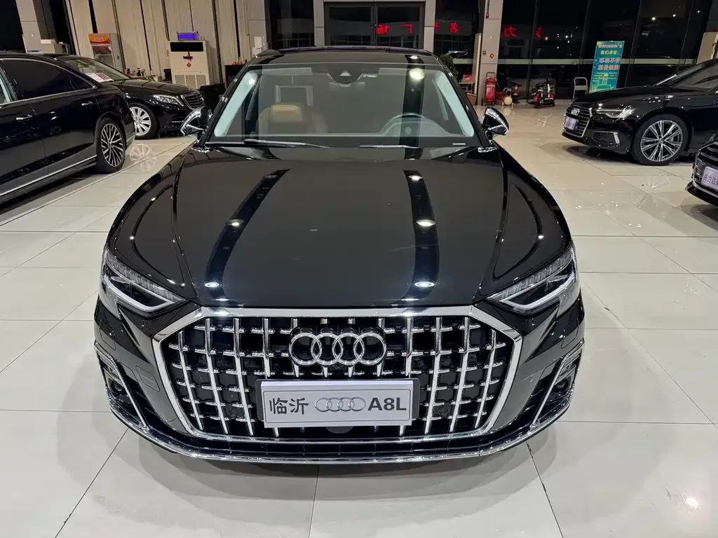 Audi A8 — фото 3