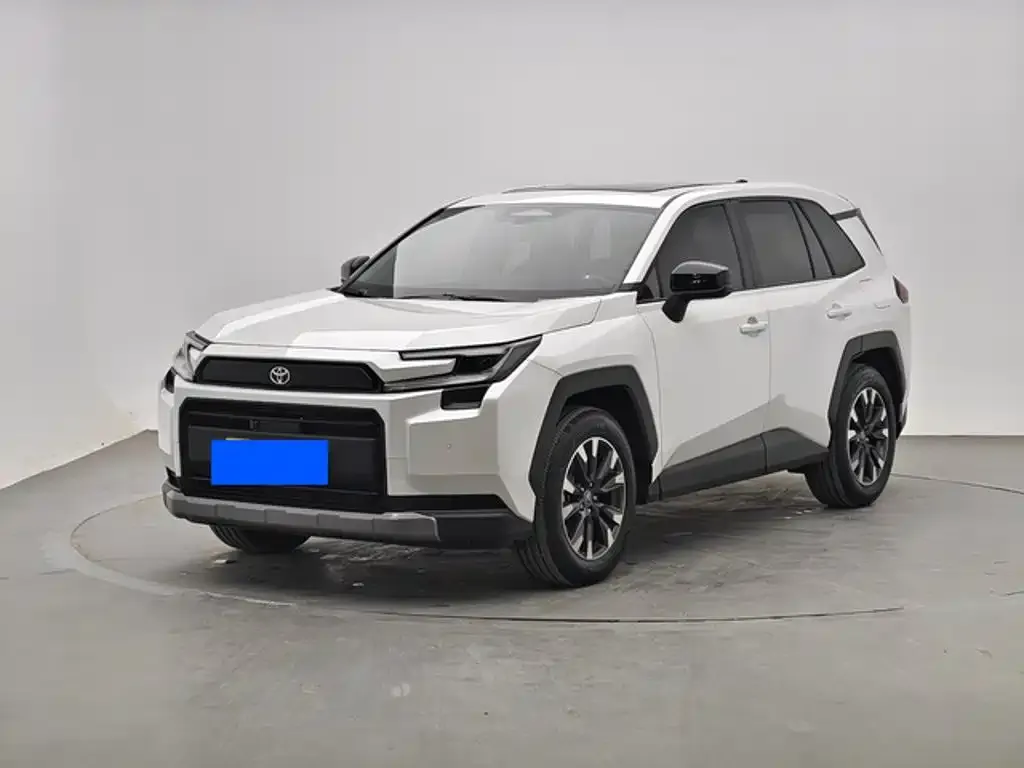 Toyota RAV4 — фото 1
