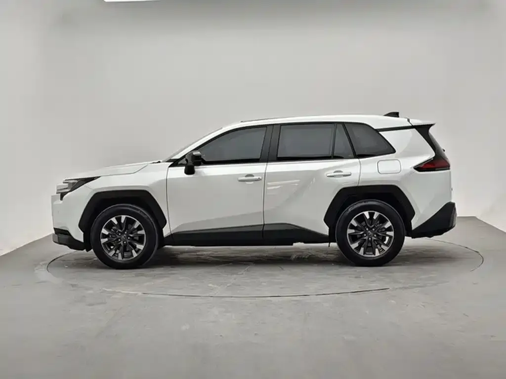 Toyota RAV4 — фото 5