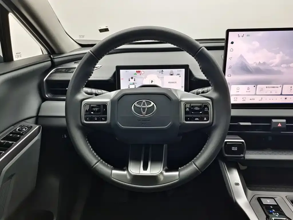Toyota RAV4 — фото 2