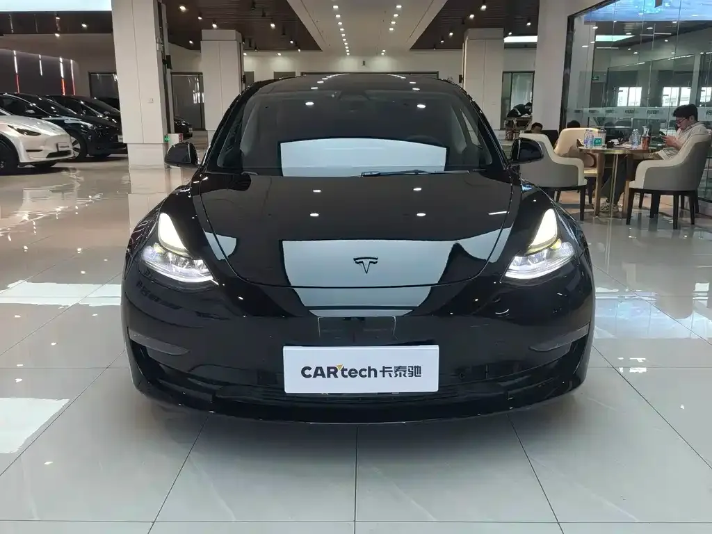 Tesla Model 3 — фото 3