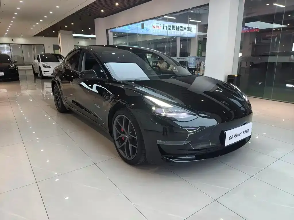 Tesla Model 3 — фото 2