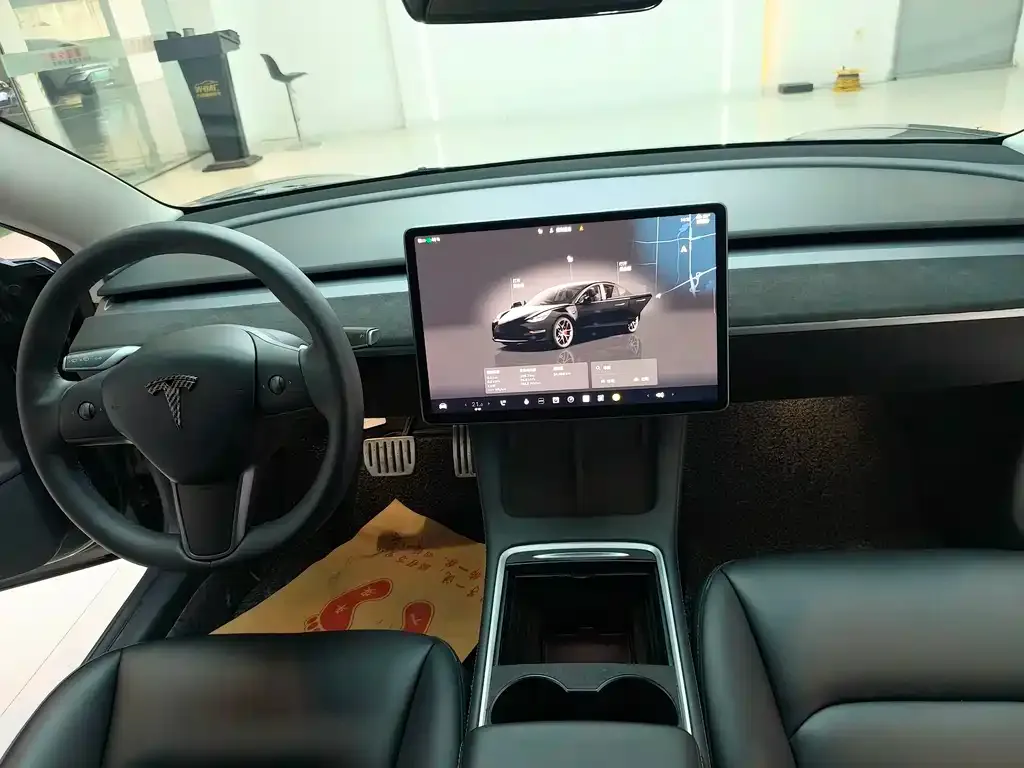 Tesla Model 3 — фото 10