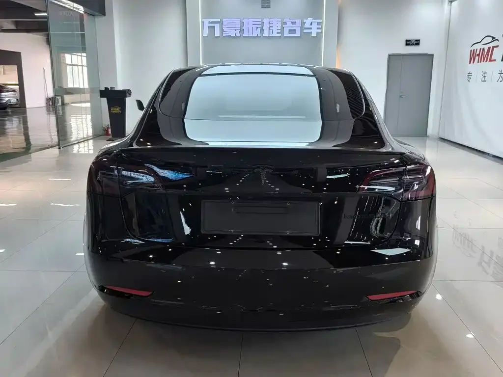 Tesla Model 3 — фото 9