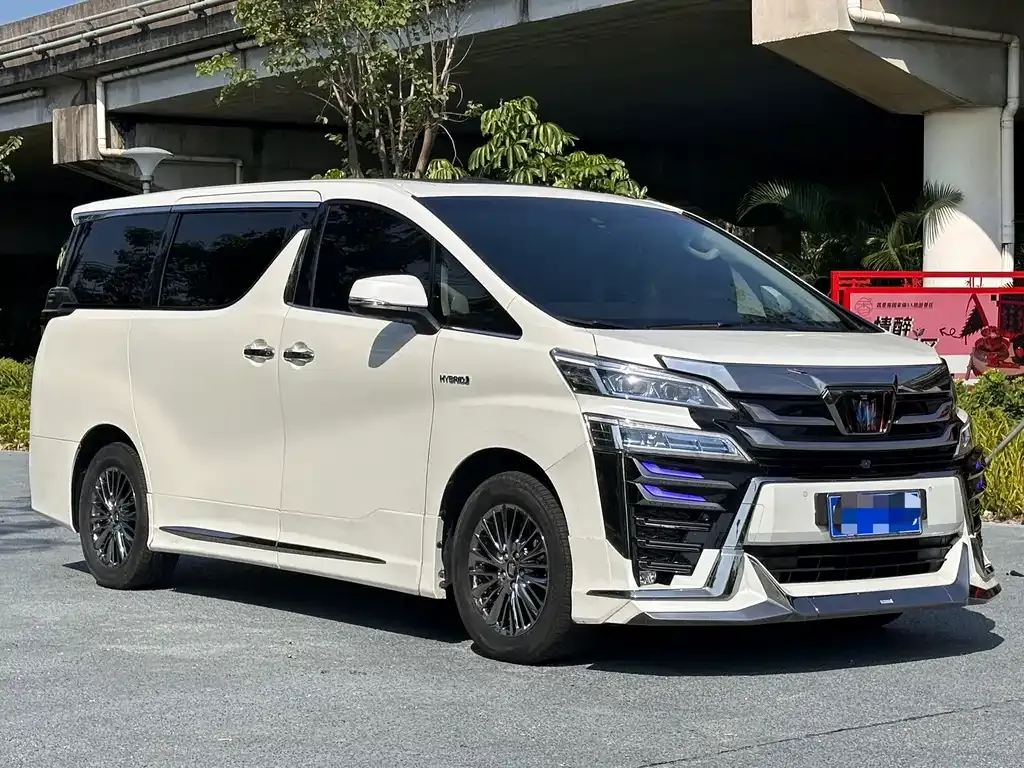 Toyota Vellfire — фото 2