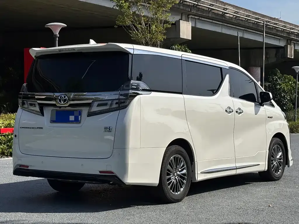 Toyota Vellfire — фото 8