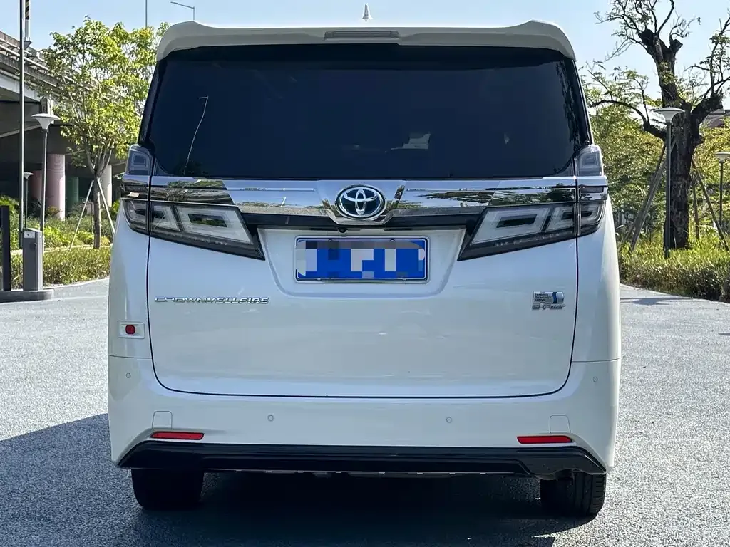 Toyota Vellfire — фото 7
