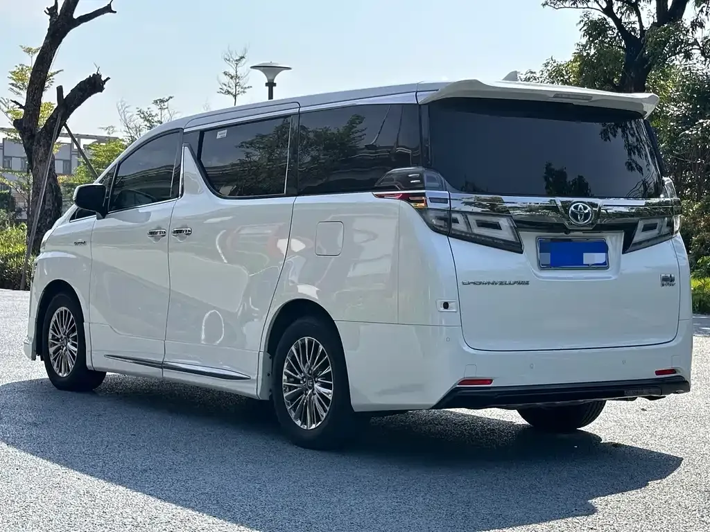 Toyota Vellfire — фото 6