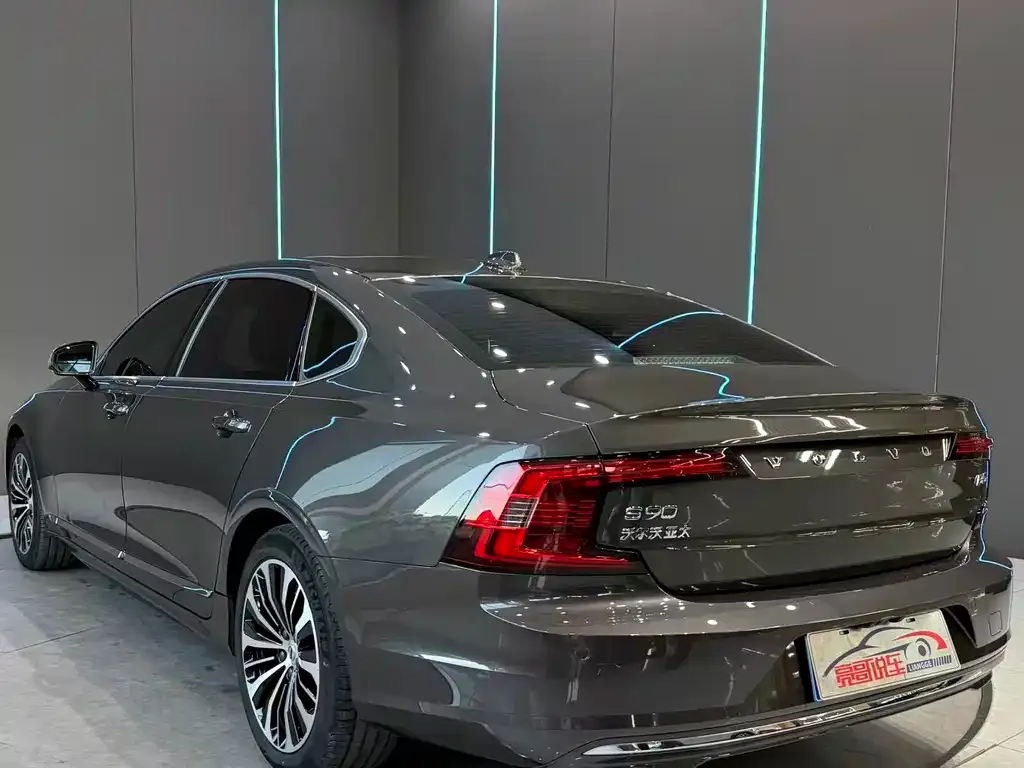 Volvo S90 — фото 9