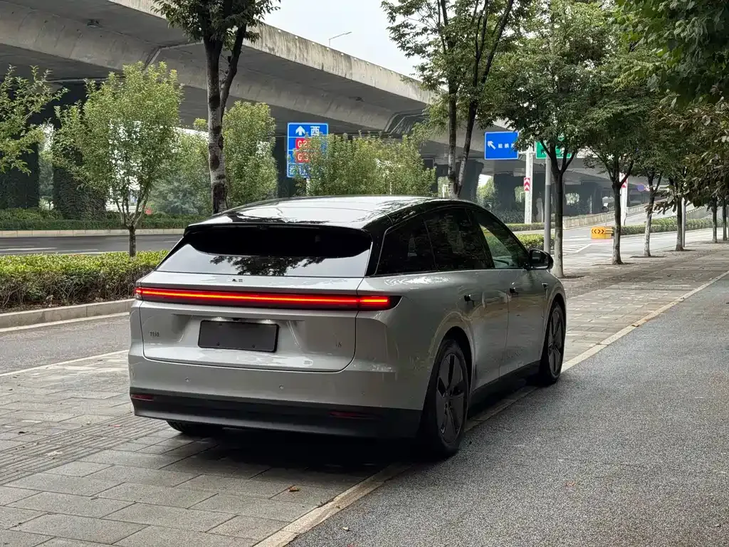 Li Auto Li i6 — фото 9