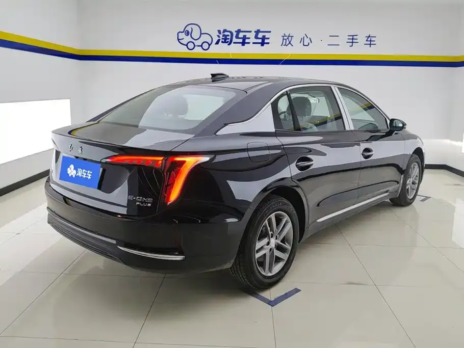 Hongqi E-QM5 — фото 9