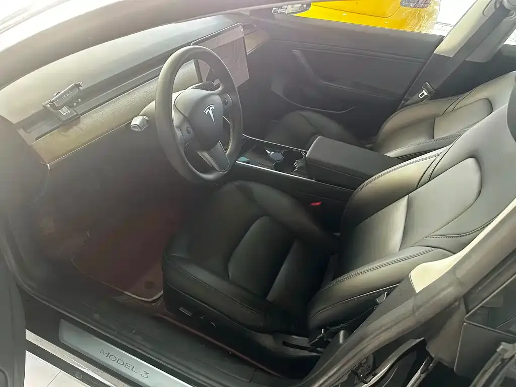 Tesla Model 3 — фото 2