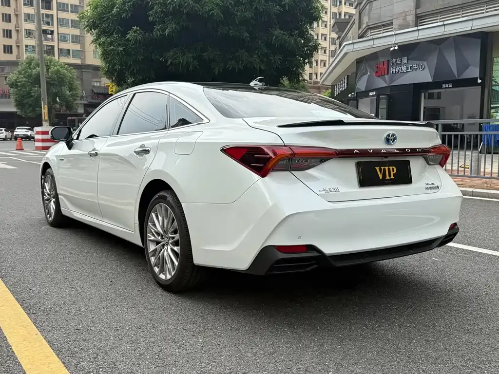 Toyota Avalon — фото 10