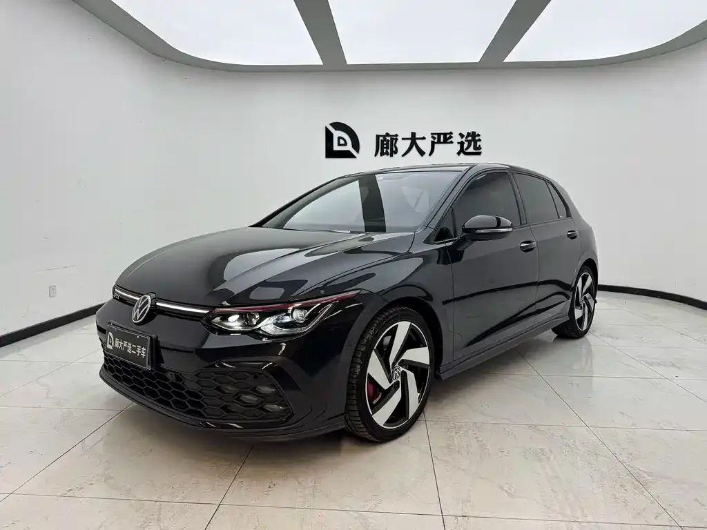 Volkswagen Golf GTI — фото 1