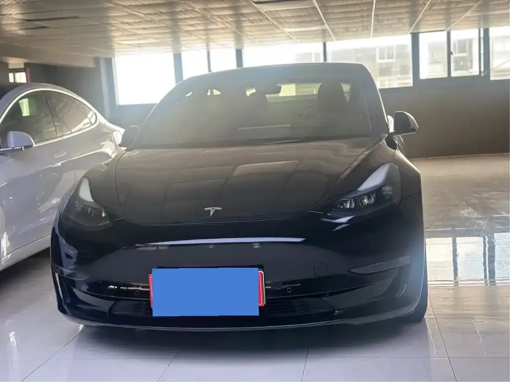 Tesla Model 3 — фото 3