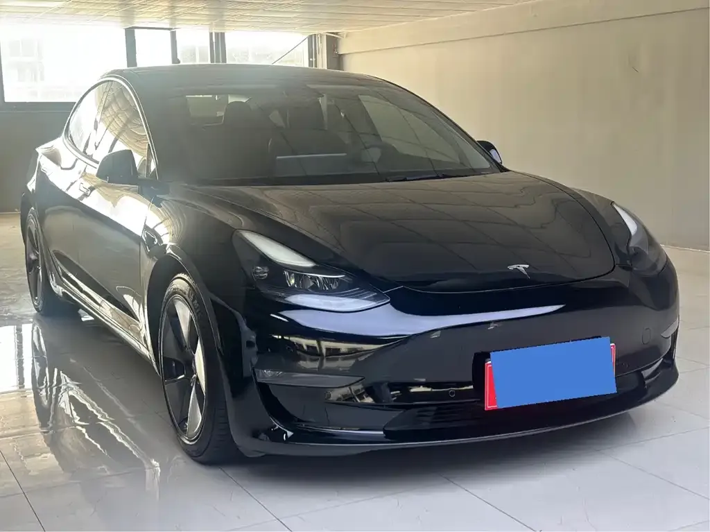 Tesla Model 3 — фото 7