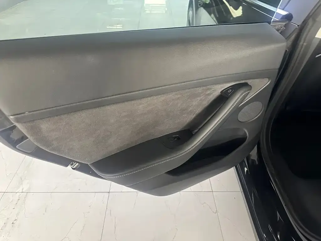 Tesla Model 3 — фото 5