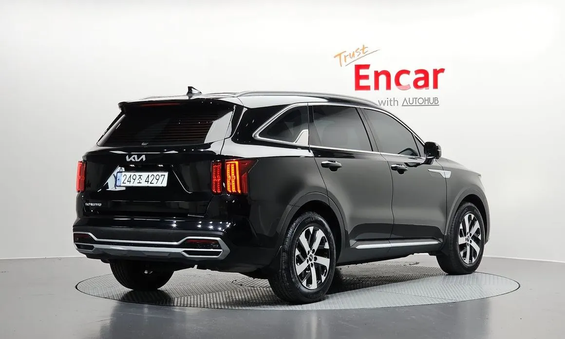 Kia Sorento — фото 8
