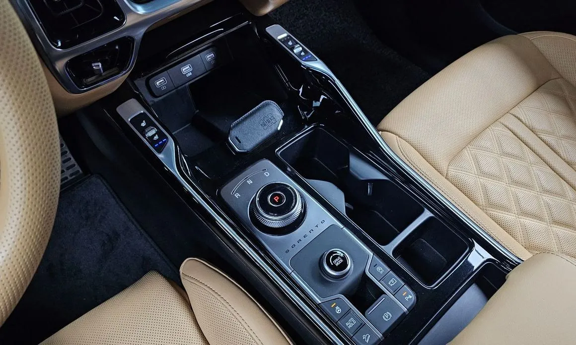 Kia Sorento — фото 10