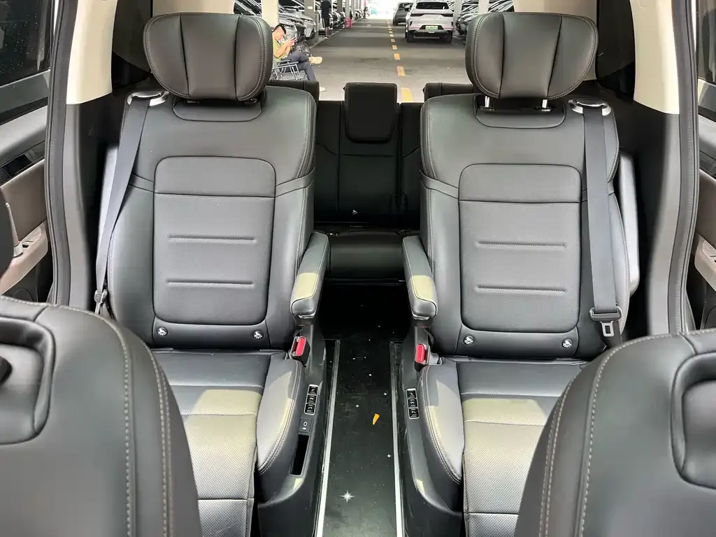 GAC Motor Trumpchi E8 — фото 9