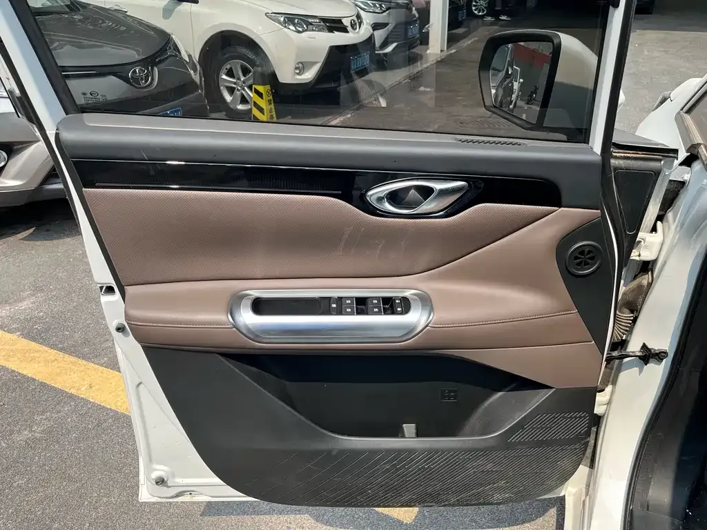 GAC Motor Trumpchi E8 — фото 4
