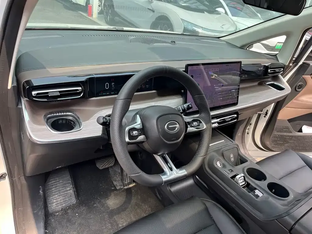 GAC Motor Trumpchi E8 — фото 7