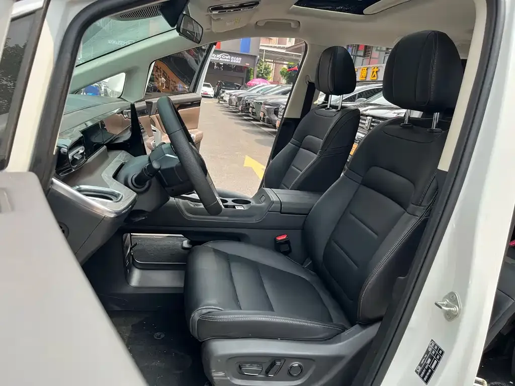 GAC Motor Trumpchi E8 — фото 8