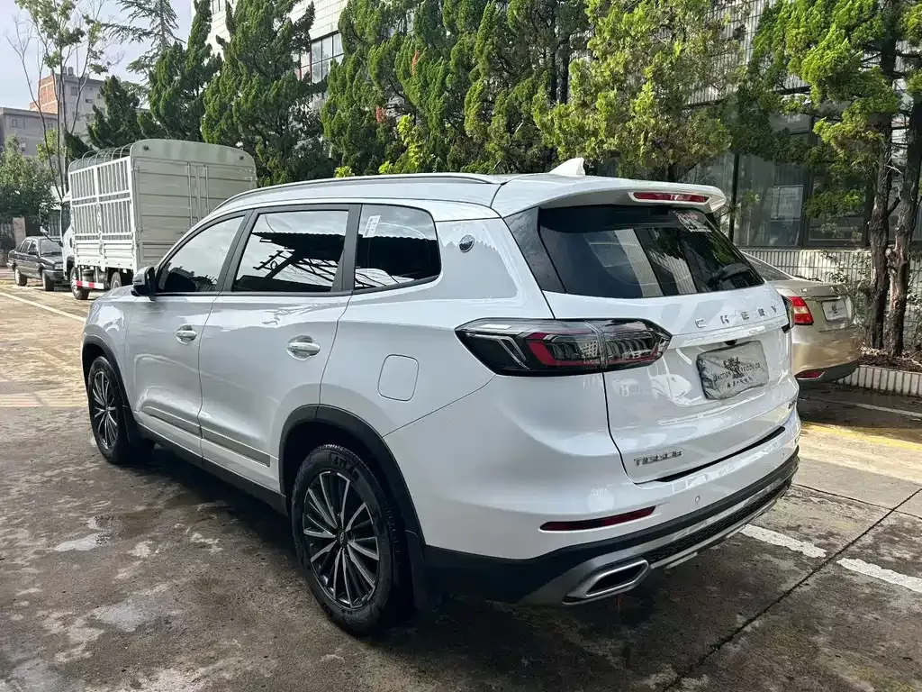 Chery Tiggo 8 — фото 9