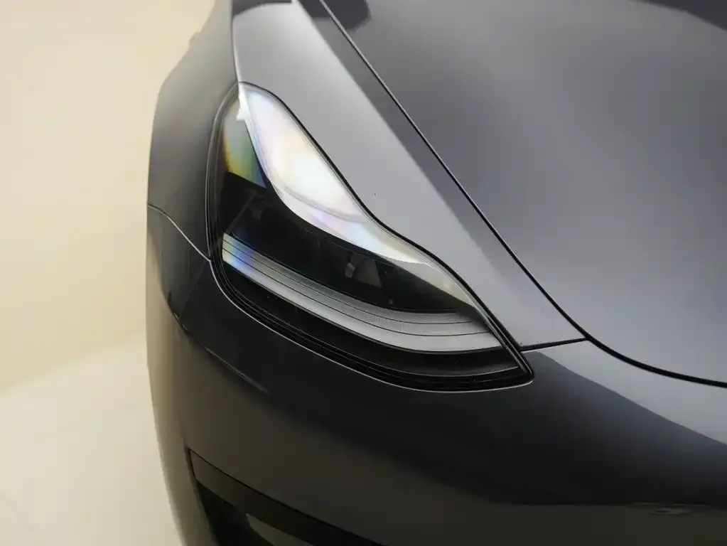 Tesla Model 3 — фото 3