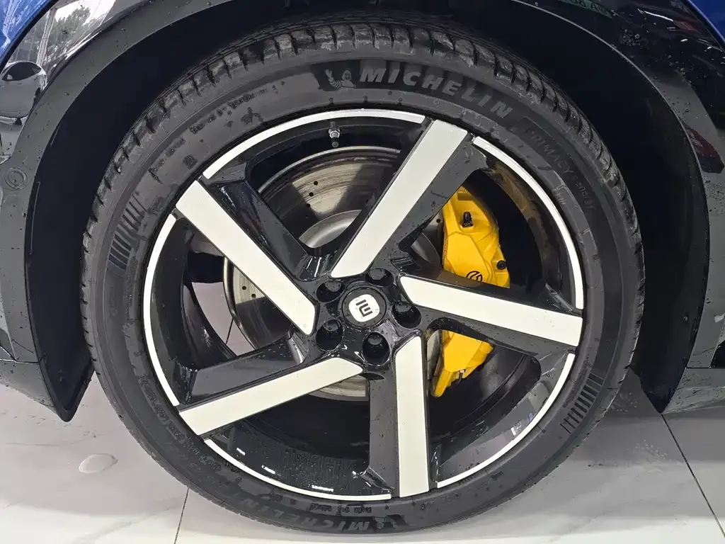 Xiaomi YU7 — фото 7