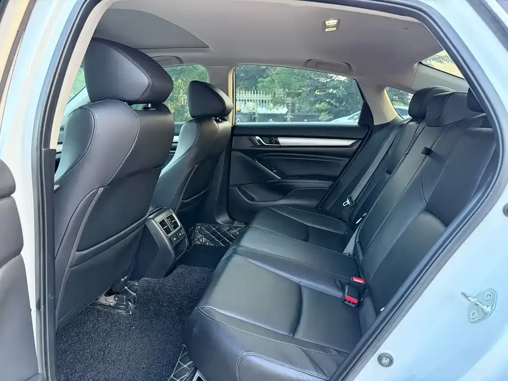 Honda Accord — фото 3