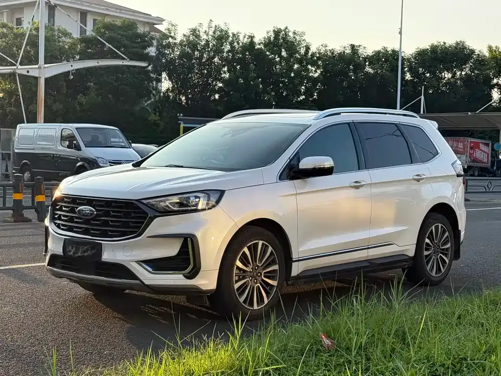 Ford Edge — фото 8