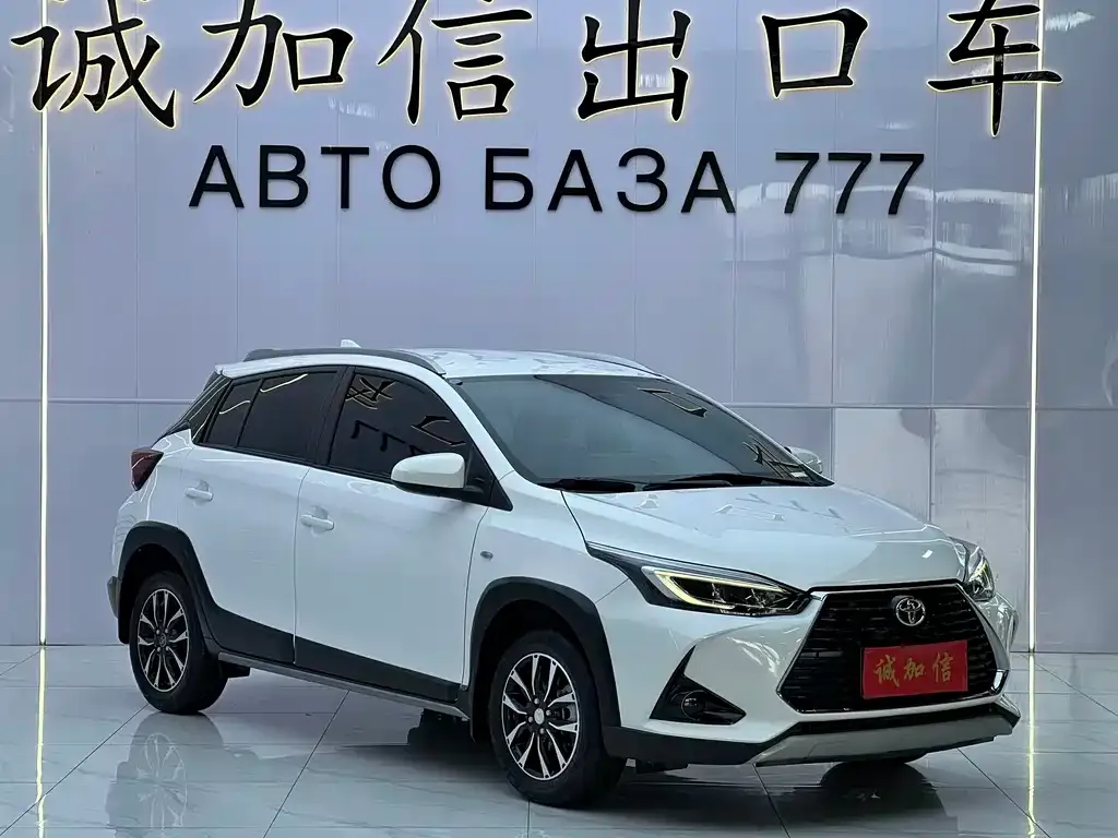 Toyota Yaris L — фото 4