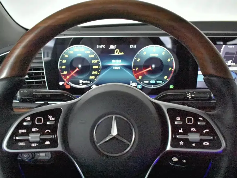 Mercedes-Benz GLS — фото 9