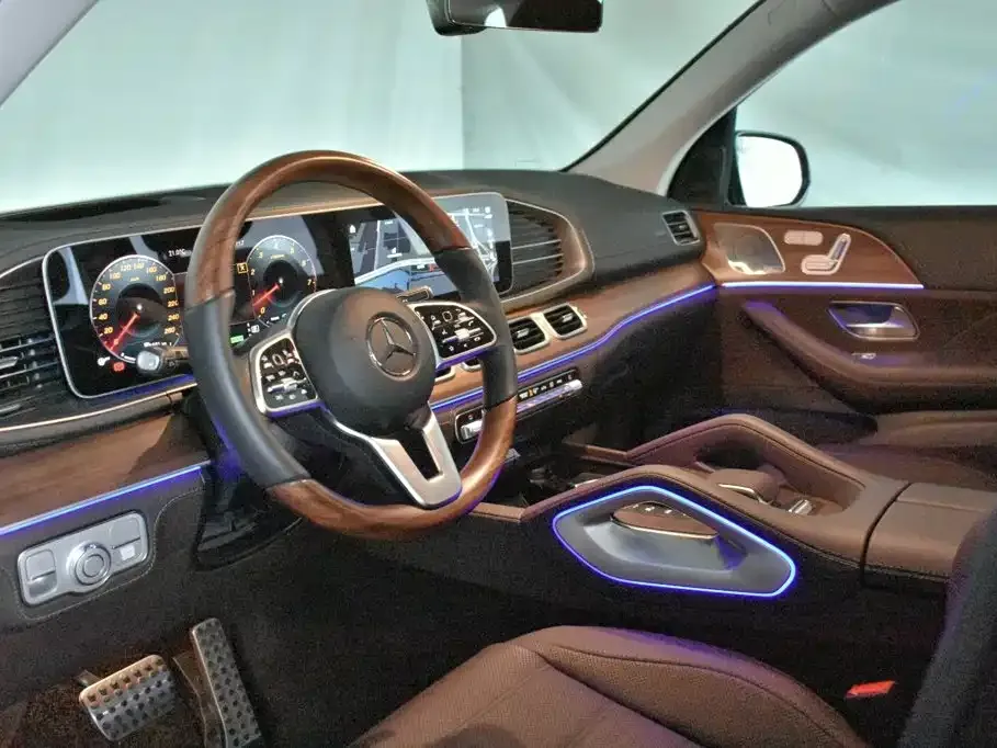 Mercedes-Benz GLS — фото 4