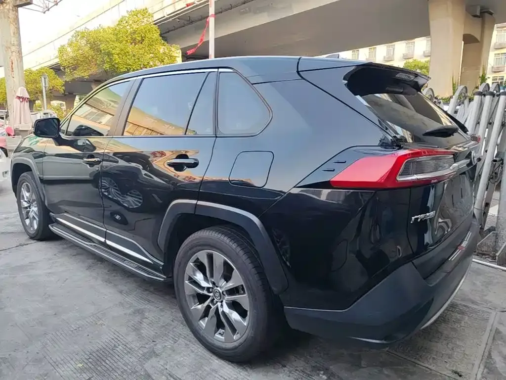 Toyota Wildlander — фото 10