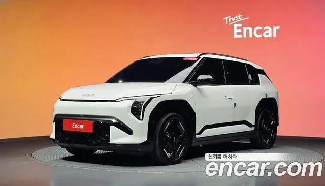 Kia EV3 — фото 1