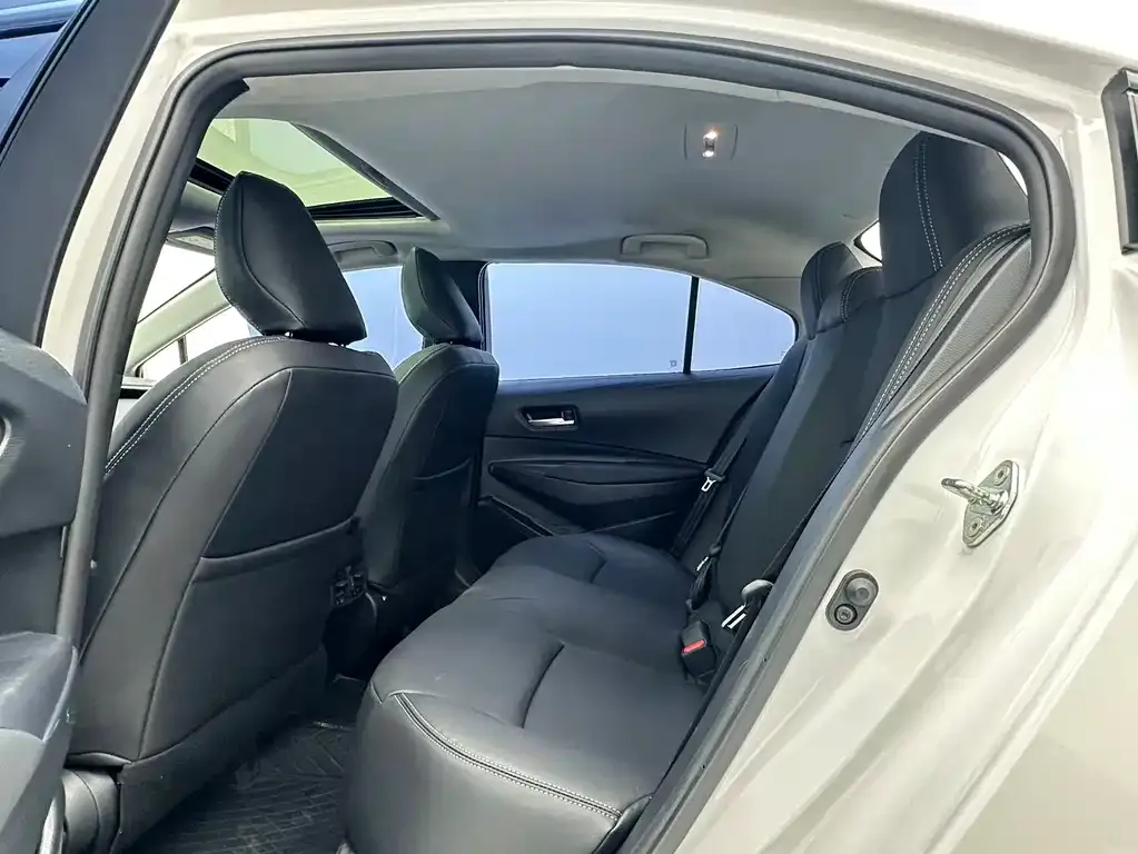 Toyota Corolla — фото 6
