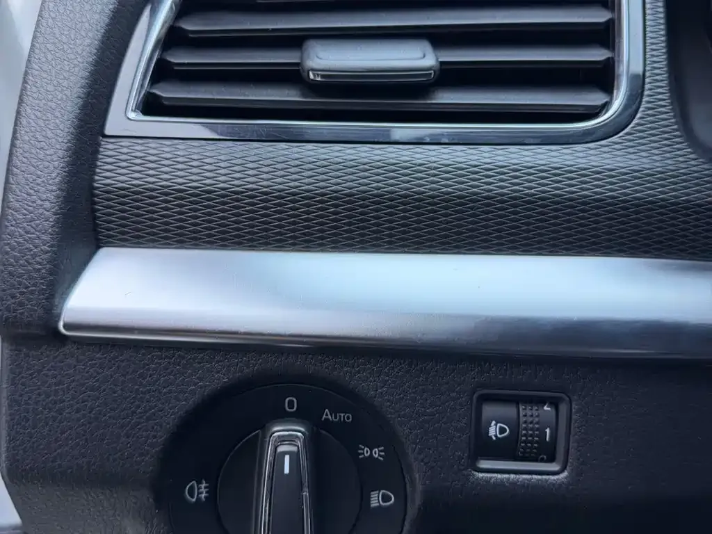 Skoda Kamiq — фото 8
