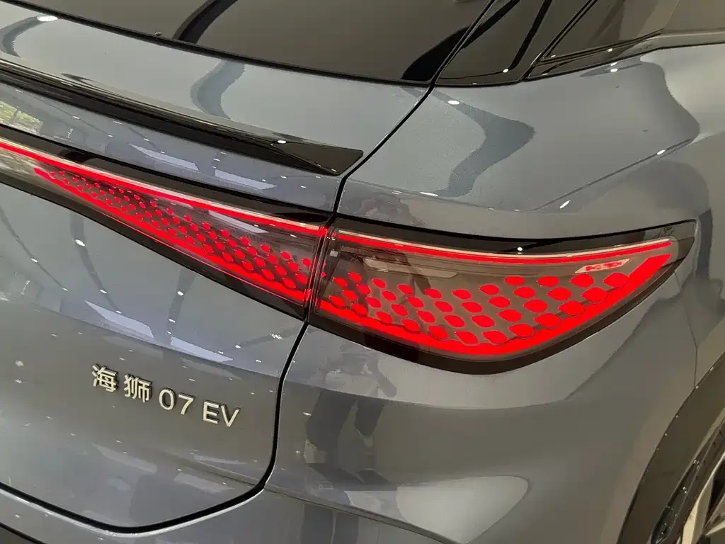 BYD Sealion 07 EV — фото 5