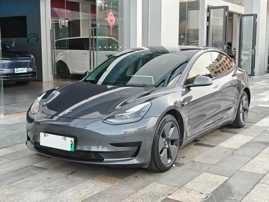 Tesla Model 3 — фото 9