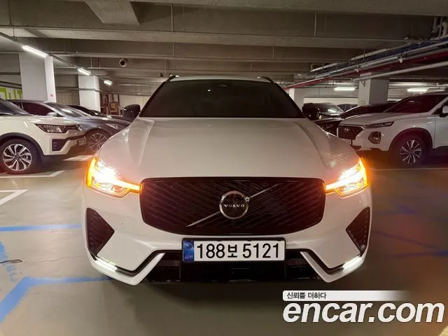 Volvo XC60 — фото 1