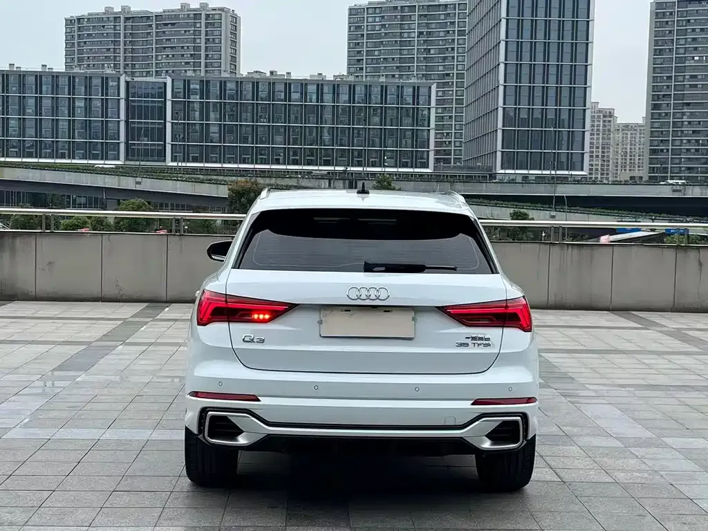 Audi Q3 — фото 10