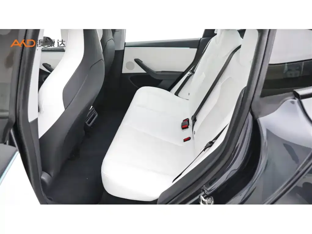 Tesla Model 3 — фото 10