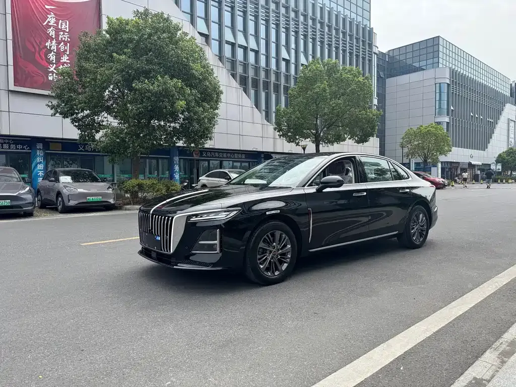 Hongqi H5 — фото 1