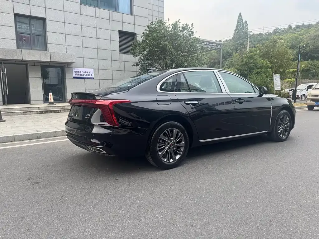 Hongqi H5 — фото 8