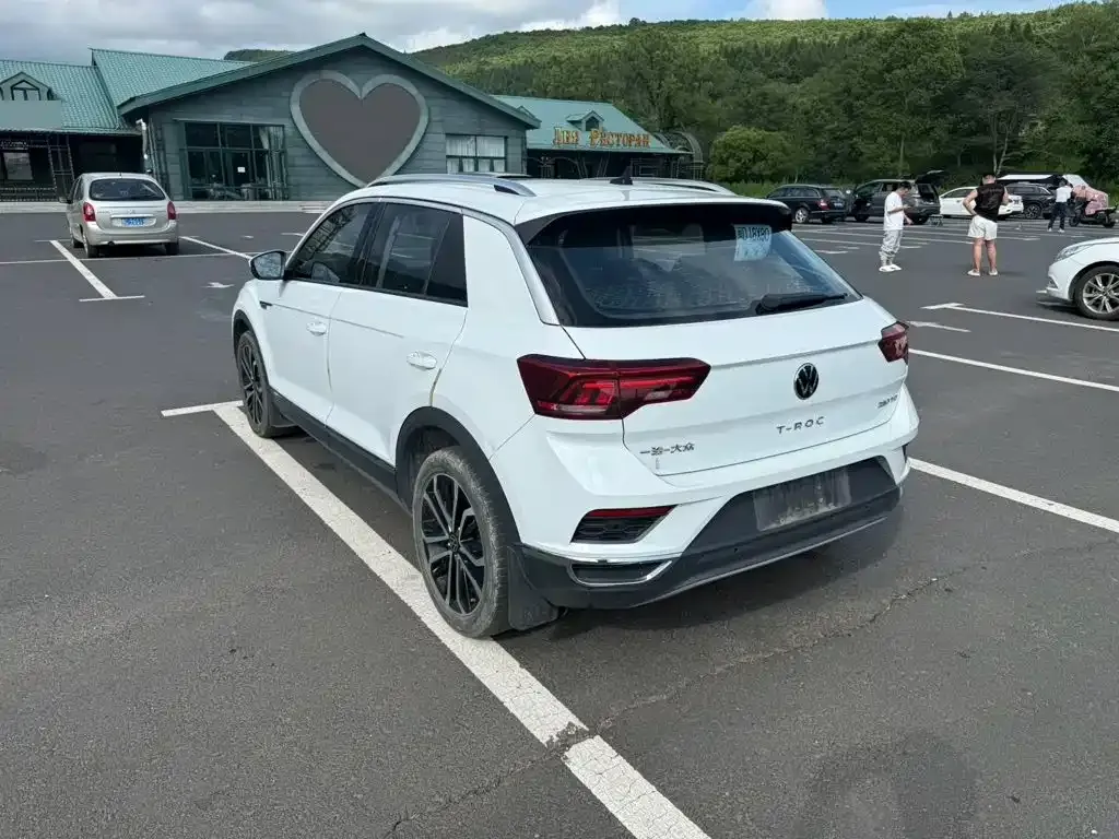 Volkswagen T-Roc — фото 3